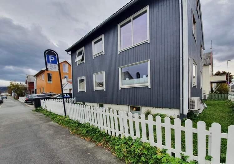 Koselig Rom Med Stue I Bodo Sentrum Bodø Exterior foto
